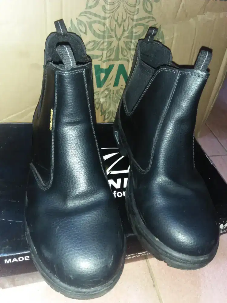 Sepatu safety original mrek sevenpin UK 40/41