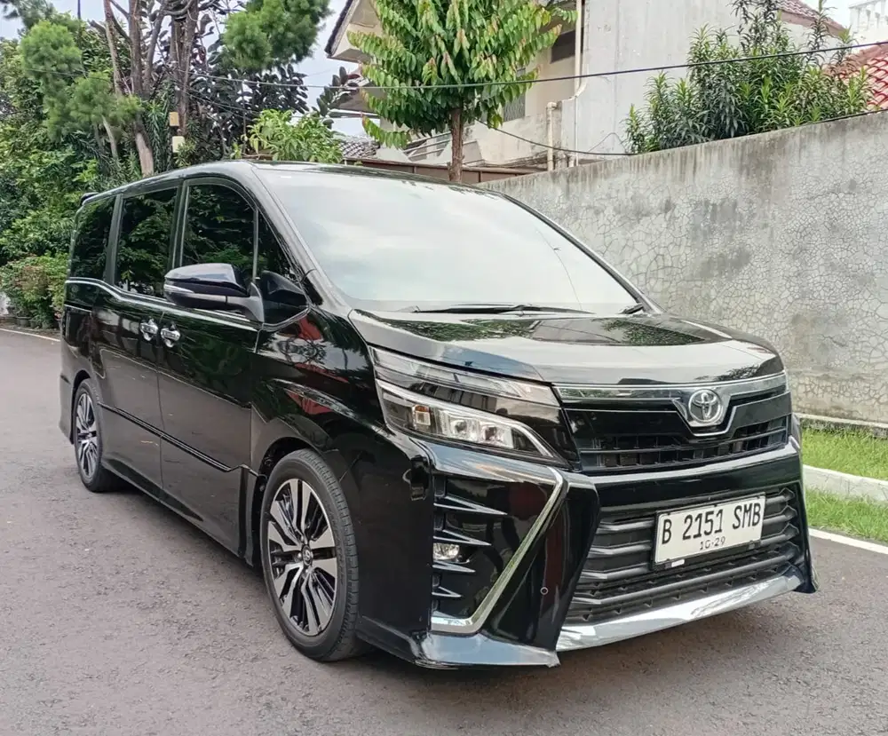 [Cash] Toyota Voxy 2.0 AT 2019 matic
