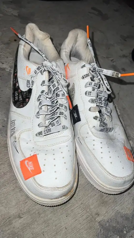 Sepatu Nike size 43