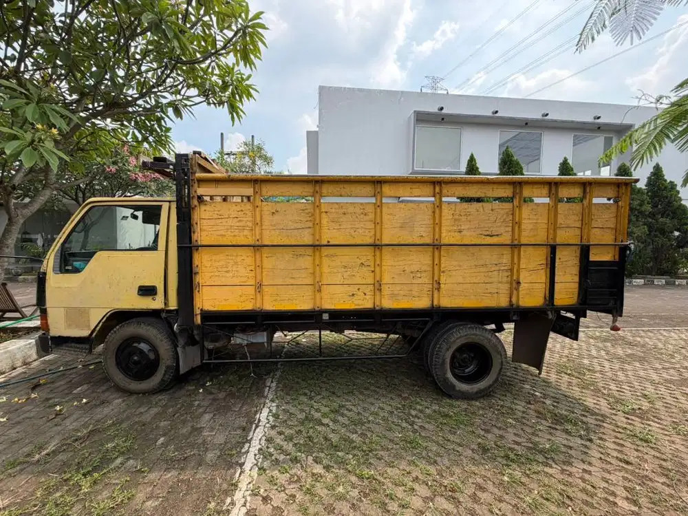 Dijual Cepat Mobil Mitsubishi colt diesel 120 Ps Tahun 2005