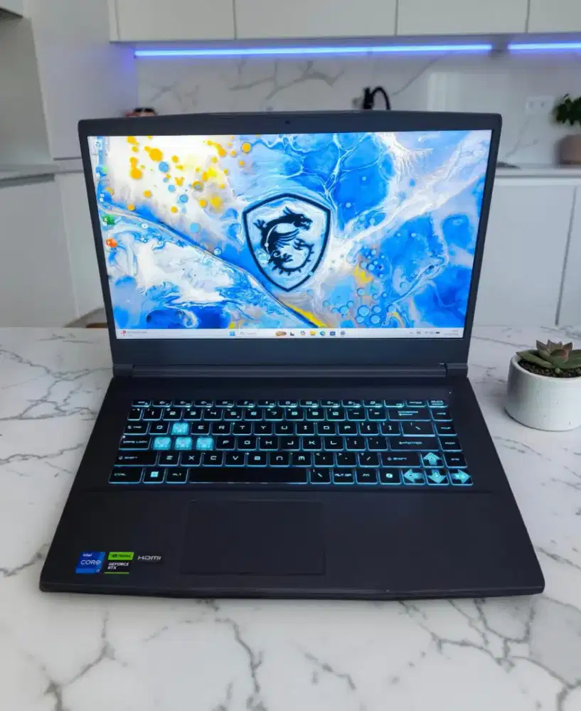 MSI  THIN 15 B12 DEFTLY PLAY NVIDIA RTX  [GEN 12] RTX 3050
