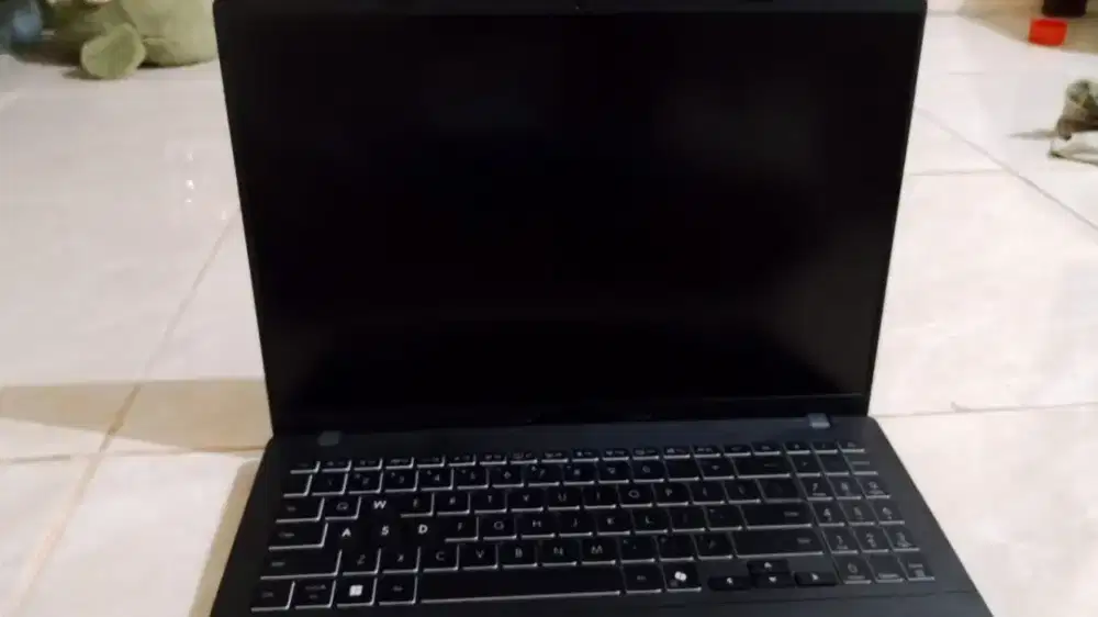 Laptop Asus v16 rtx 4050