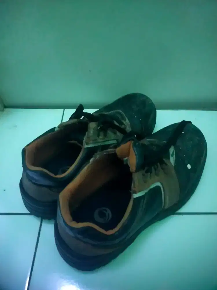 Sepatu safety good condition