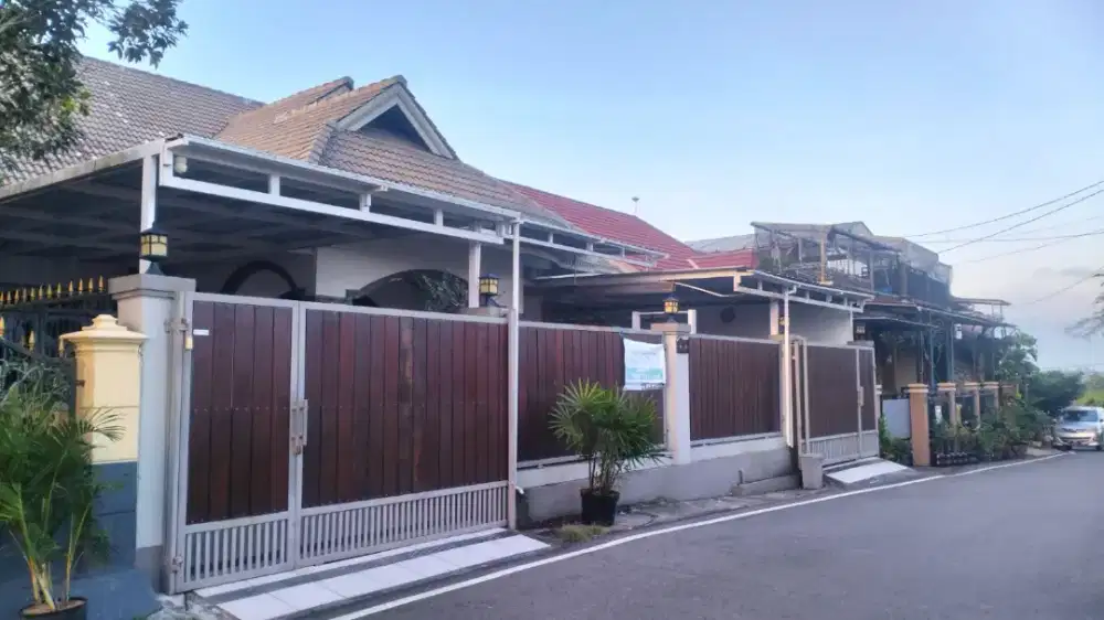 RUMAH BESAR DIJUAL MURAH DEKAT KANTOR PAJAK,RINGROAD,BALIKPAPAN KALTIM