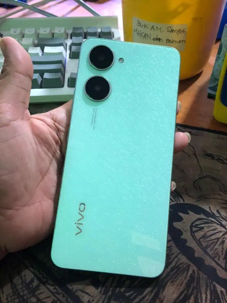 Vivo y03 4+4 / 64 bekas