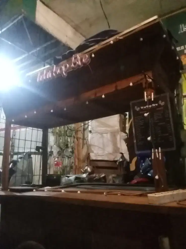 Penjaga Warkop Diutamakan Cewek