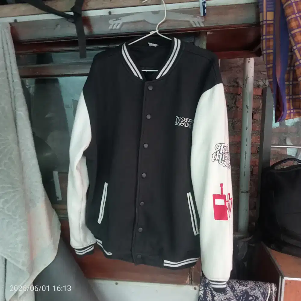 Jual jaket UK XL