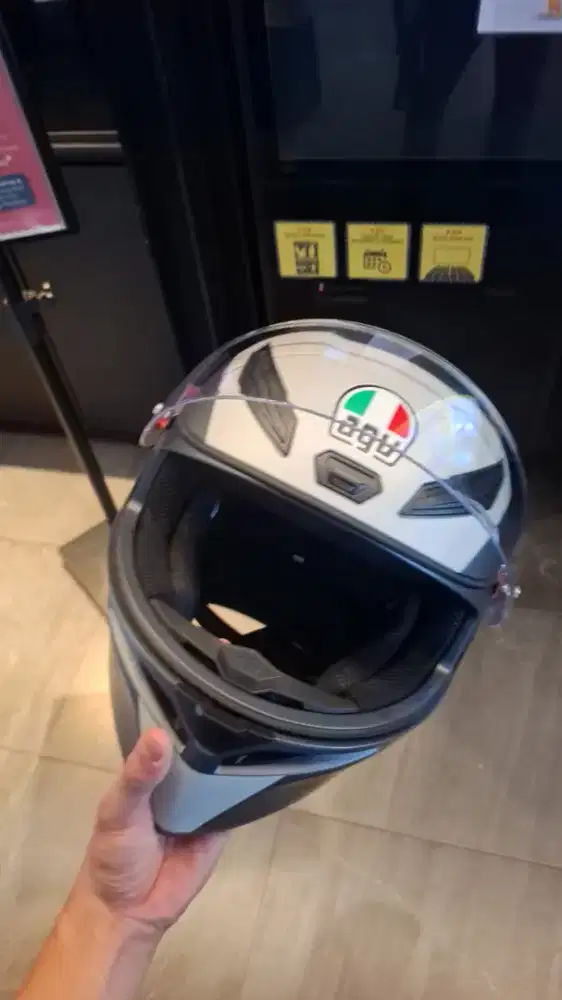 helm agv k1s dijual pemaikai baru 4x