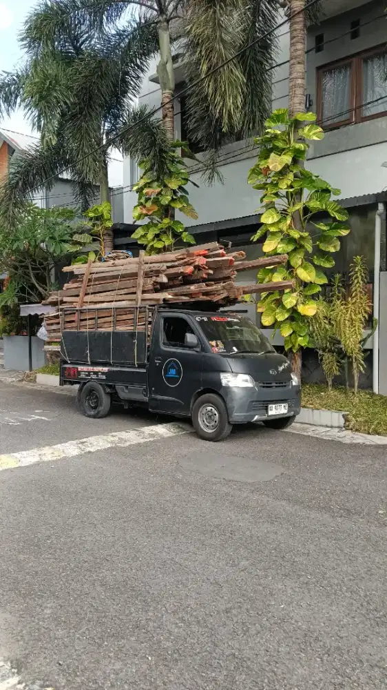 Jasa angkut jasa kirim kayu balok blabal kayu triplek