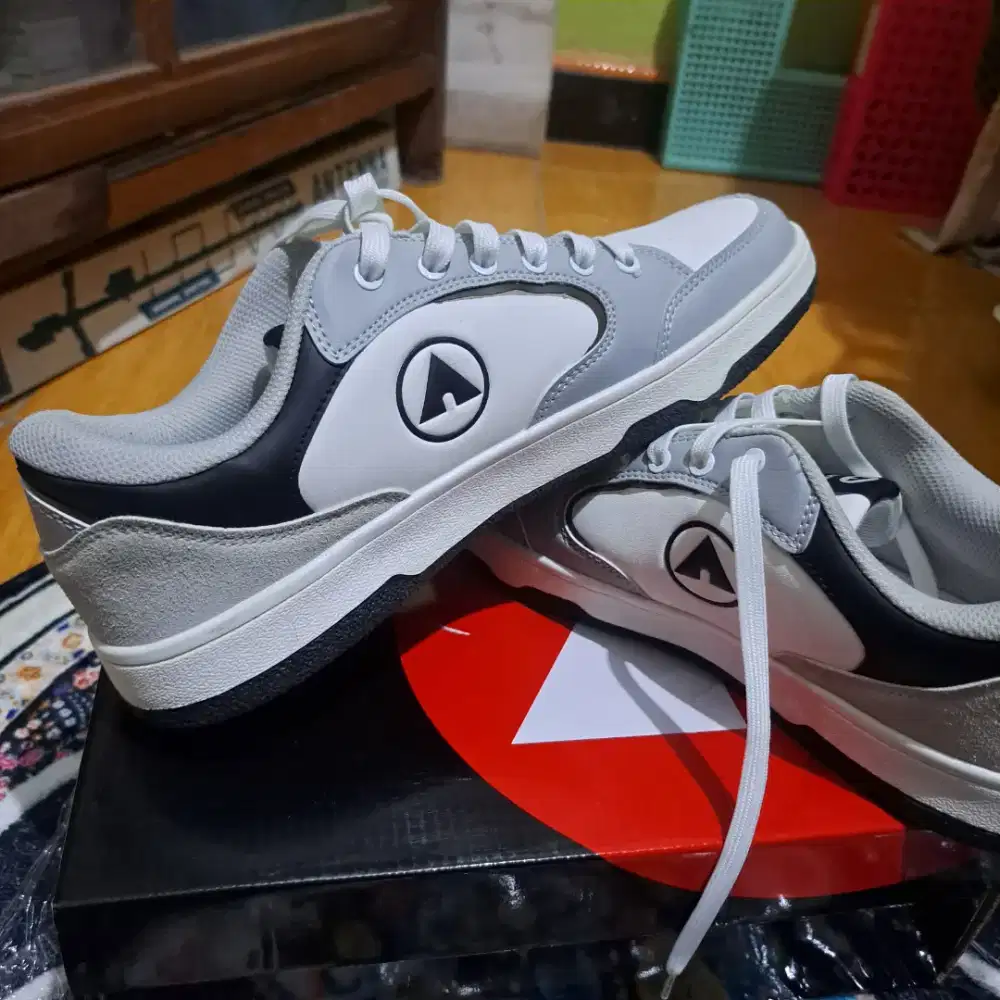 Sepatu Airwalk No. 44