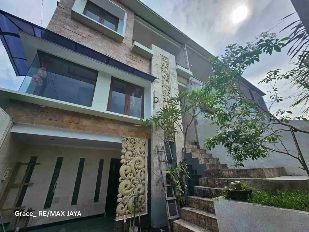 Jual Murah! Rumah 5 Kamar di Area Gatsu Barat, dekat Mitra 10