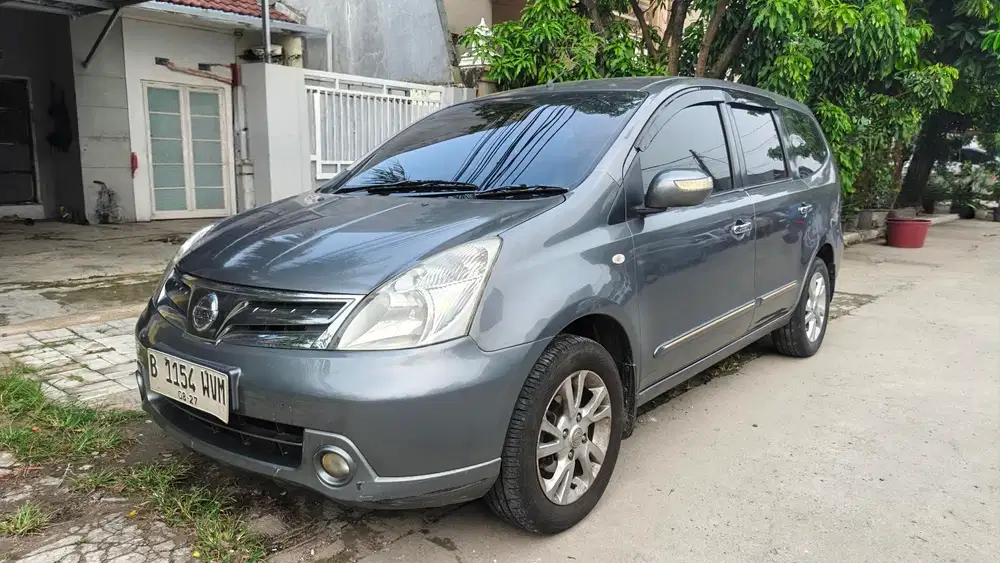 Nissan Grand livina 2011 Bensin