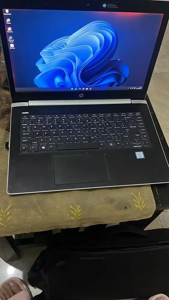 Laptop bekas pakai masih bagus