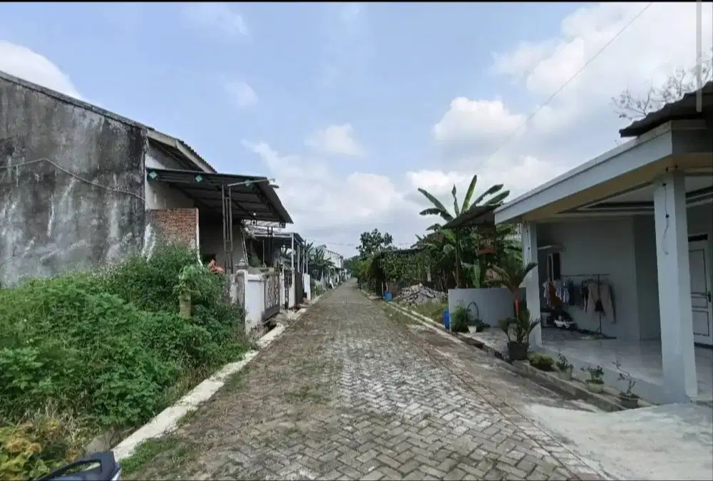 Tanah Murah hook dekat pasar ace di mijen