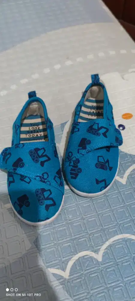 Sepatu bayi mothercare