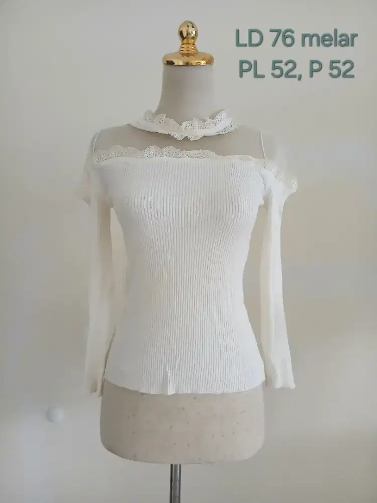 Baju atasan rajut size S, preloved