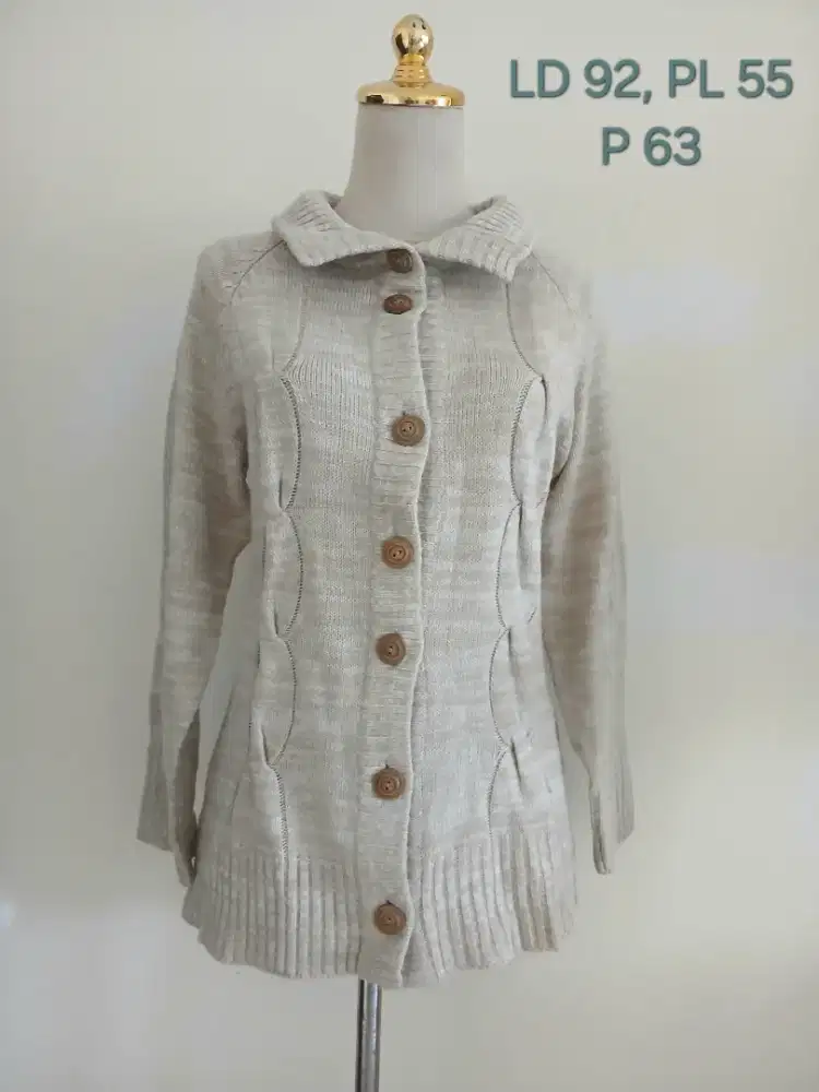 Cardigan sweater size M, preloved
