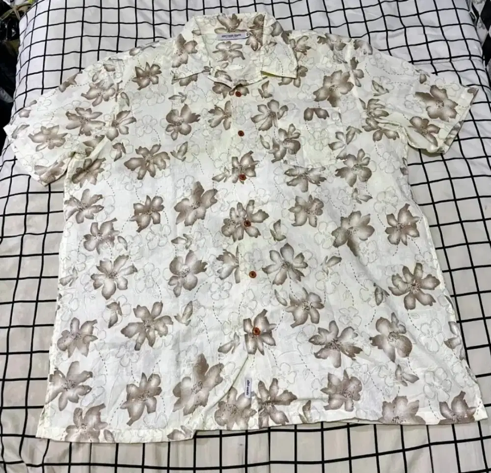 Kemeja Lengan Pendek GUJ New York Vintage Size L Mulus