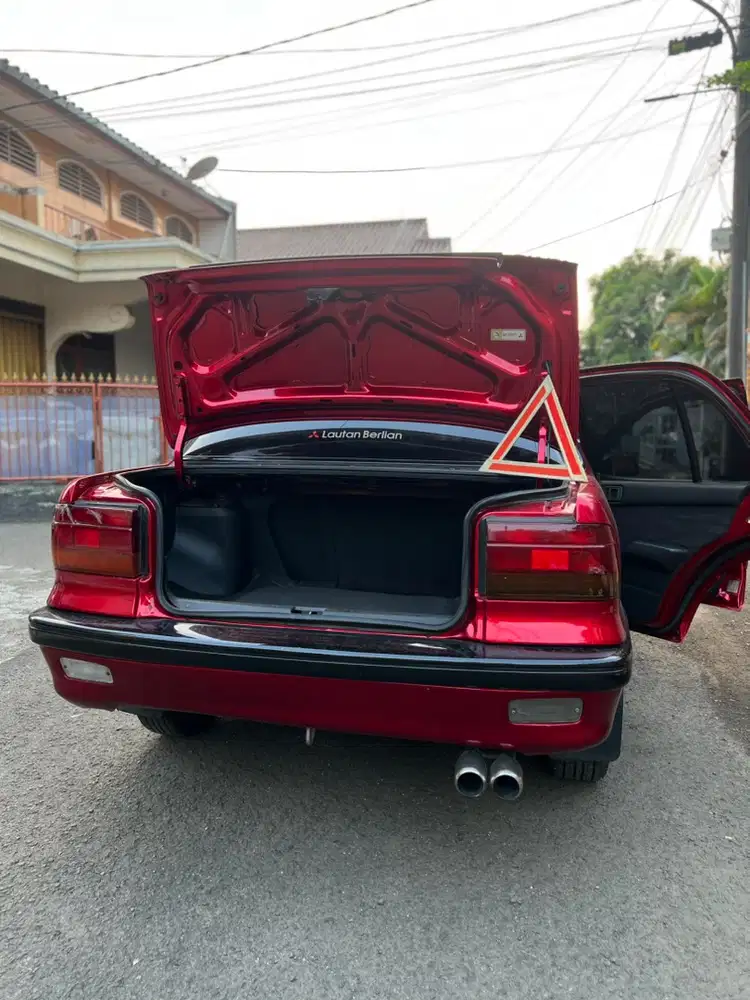 Mitsubishi Lancer 1989 Bensin