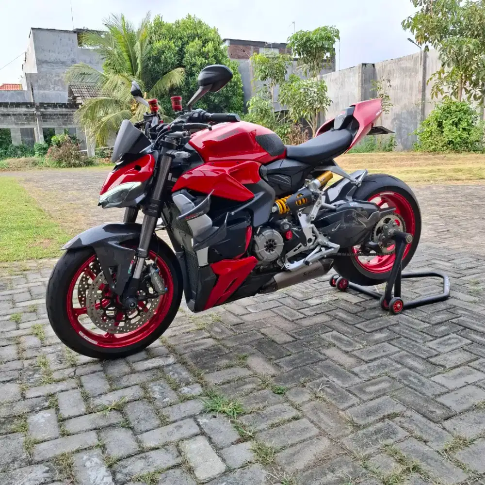 DUCATI STREETFIGHTER V2