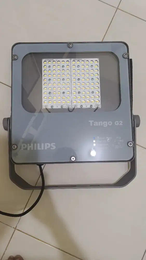Lampu tembak philip BVP281 80 watt IP65 waterproof ex test nyala