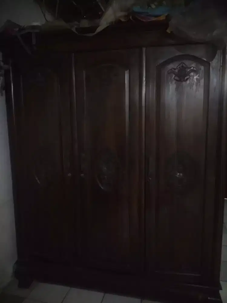 Jual satu set tempat tidur