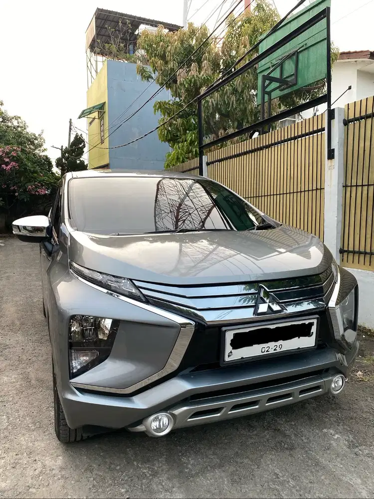 Mitsubishi Xpander Ultimate 2018, Abu-abu