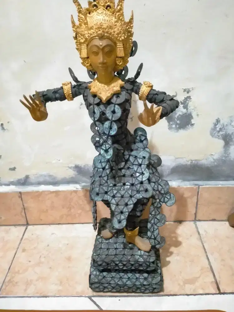 Patung Kecil pis bolong