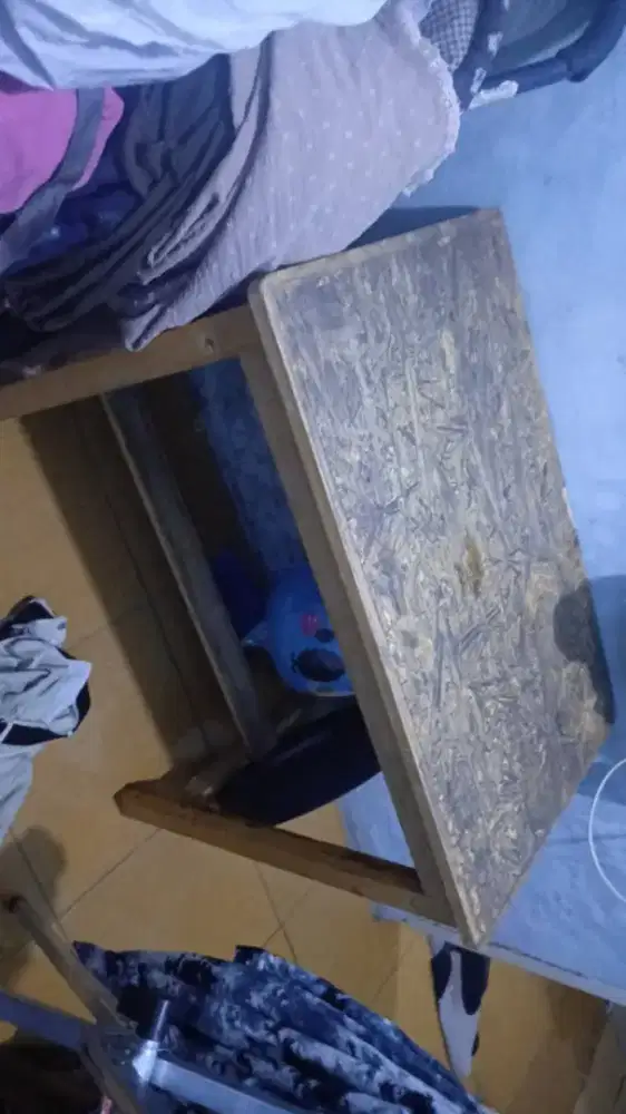 Meja dagang  ada 2 pcs