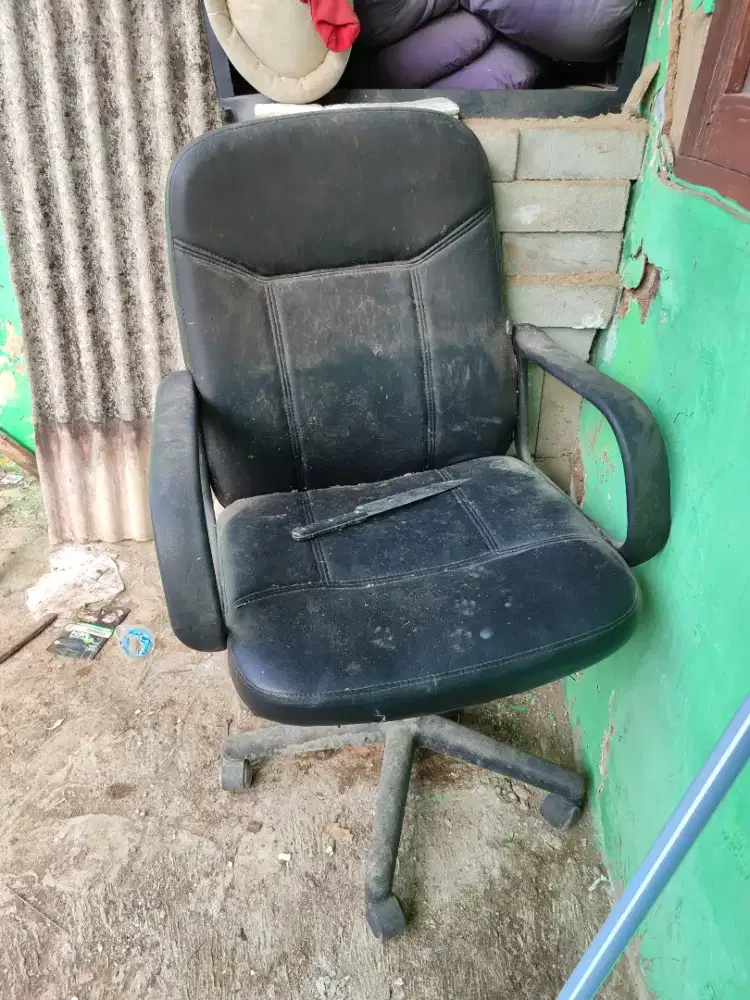 Kursi kantor bisa empuk