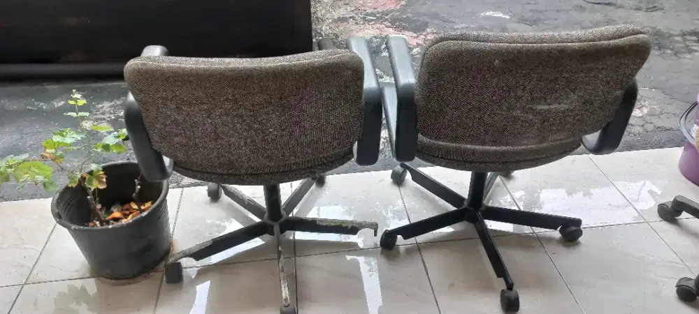 Kursi Bekas Kantor 2 Buah