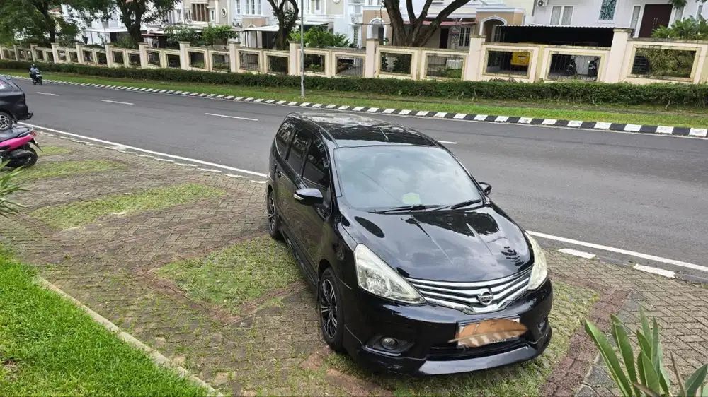 Dijual Grand Livina Hitam Matic 1.500 CC Tahun 2017
