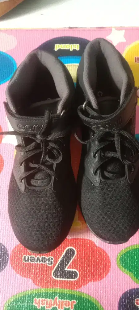 Bismilla X Ada Minat Sepatu Anak SD ya
