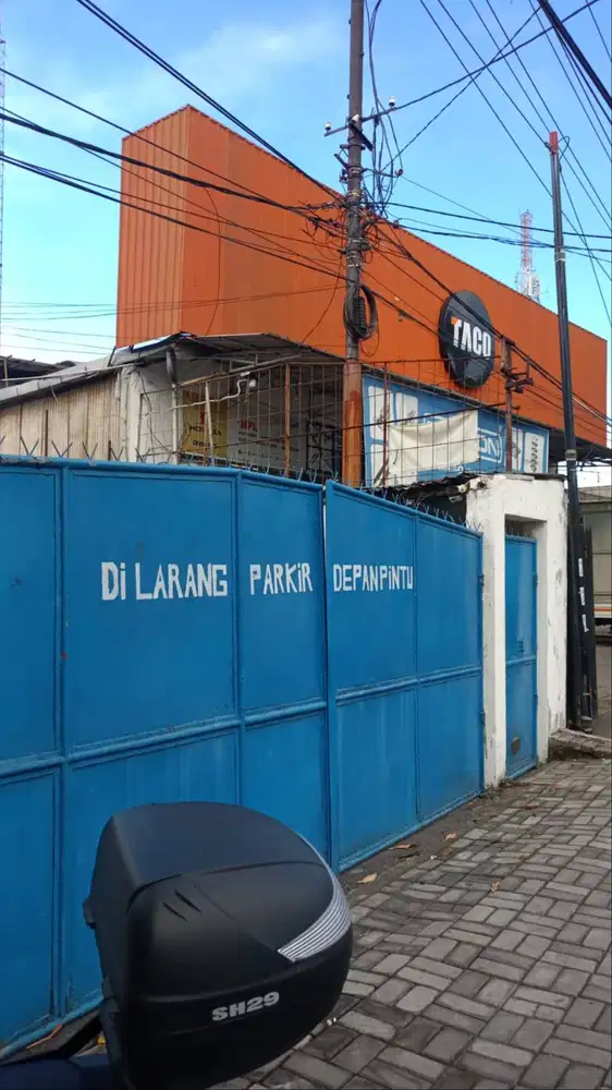 Sales makanan dan minuman