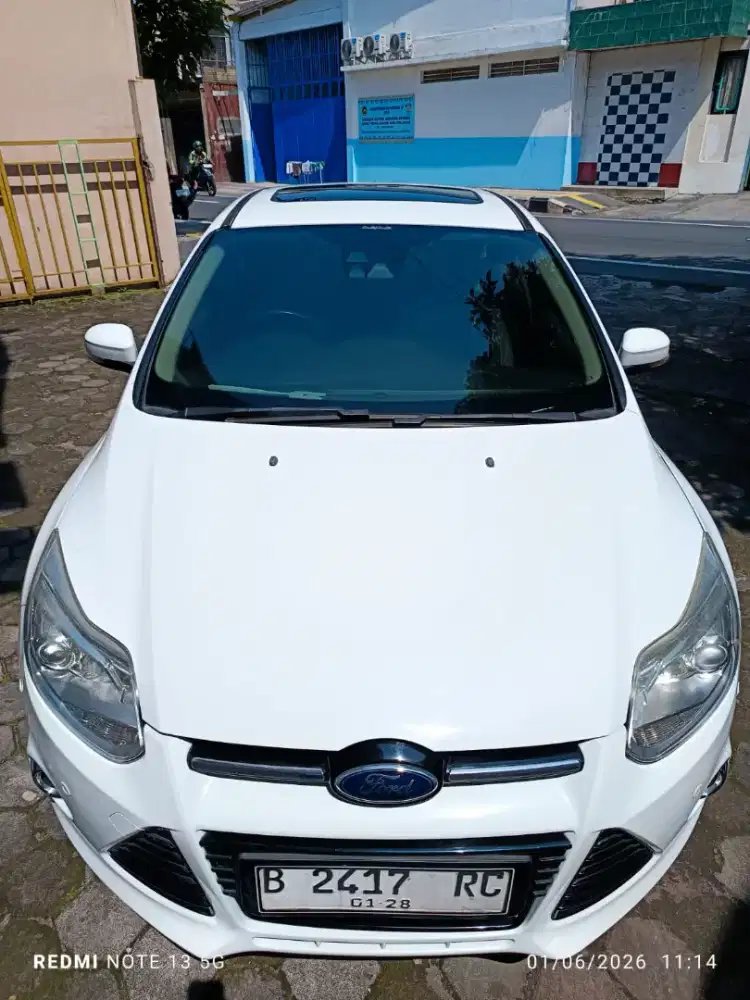 Dijual Ford Focus Sedan Titanium Antik KM 60rb Terawat Langka Sunroof