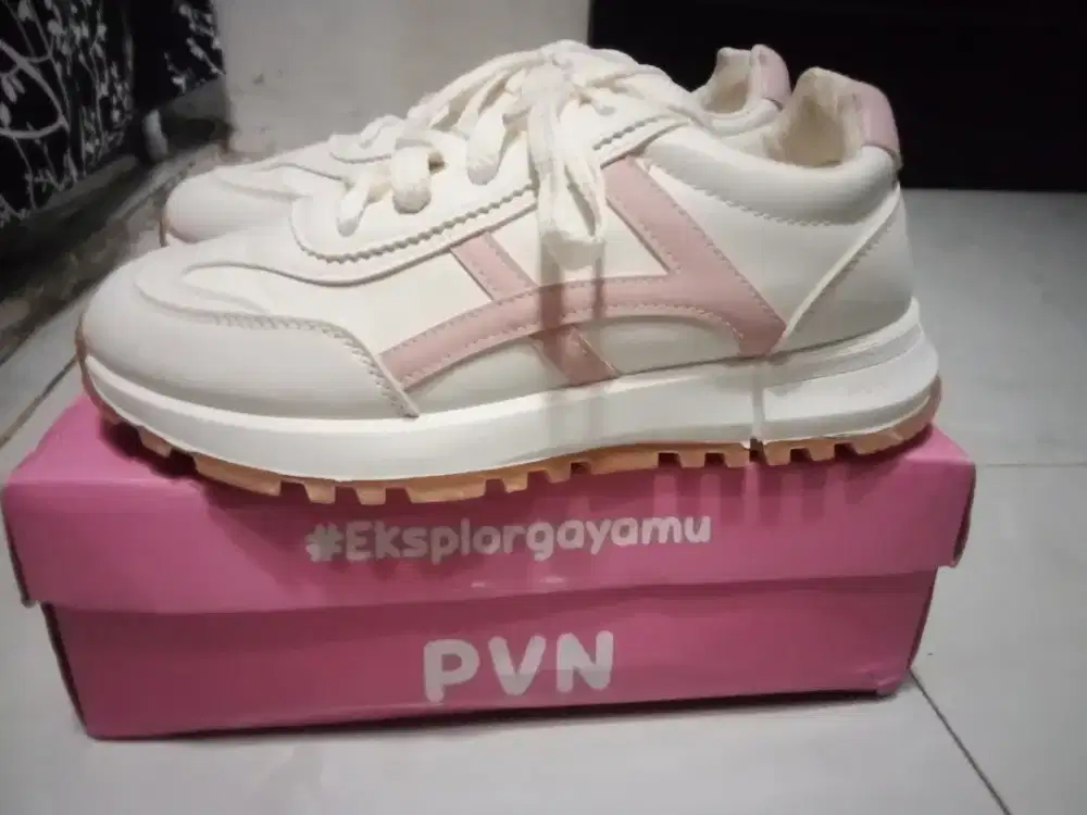 Sepatu Wanita PVN Size 40