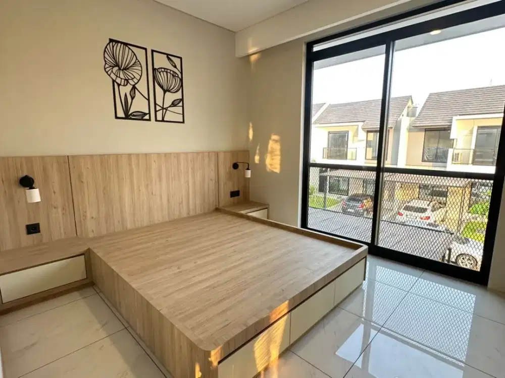 Dijual Rumah Hoek Ada Rooftop Dengan View Danau, Kota Baru Parahyangan