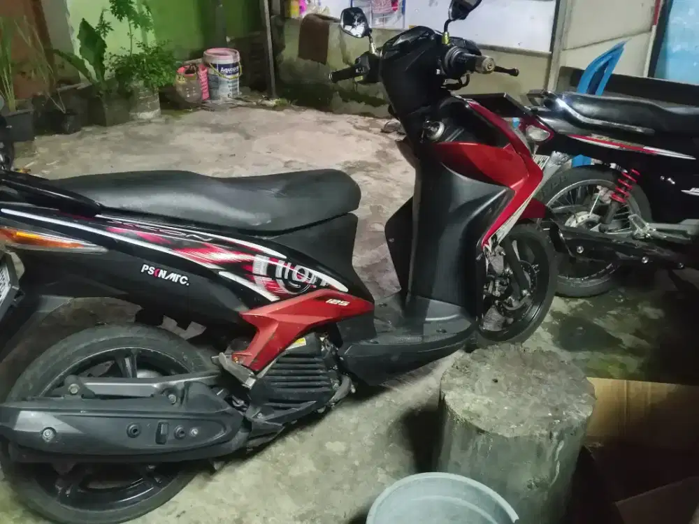 Yamaha Xeon carbu th 2011 pjk idup