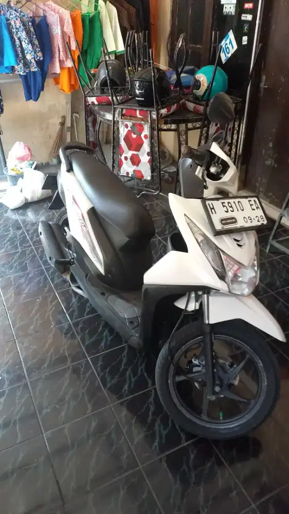 Honda beat cw injeksi 2013 bulan 9 warna putih