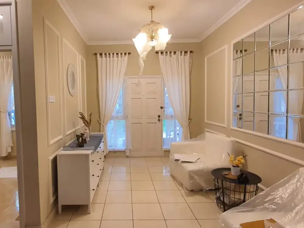 Dijual Rumah Full Furnish,SHM, Hadap Tenggara, Kota Baru Parahyangan
