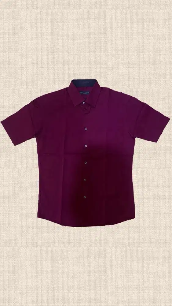 Kemeja Lengan Pendek / Merah Maroon