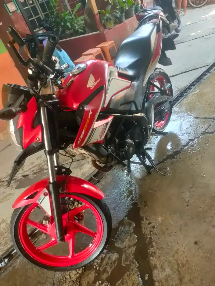 Jual  motor CB150R jual cepat