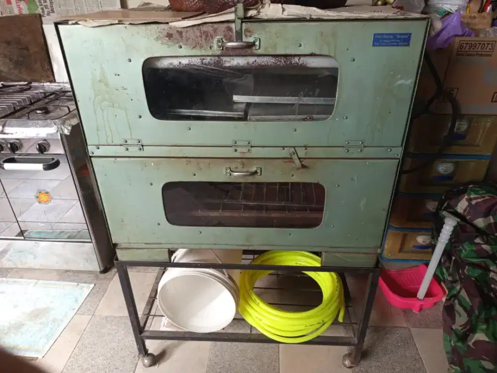 Oven gas  2 susun berikut raknya