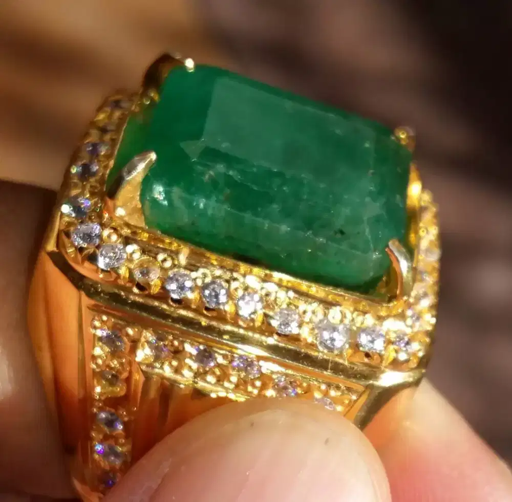 Cincin jambrut Rusia