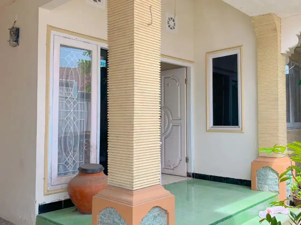 Rumah di kompleks Perumahan Rembiga