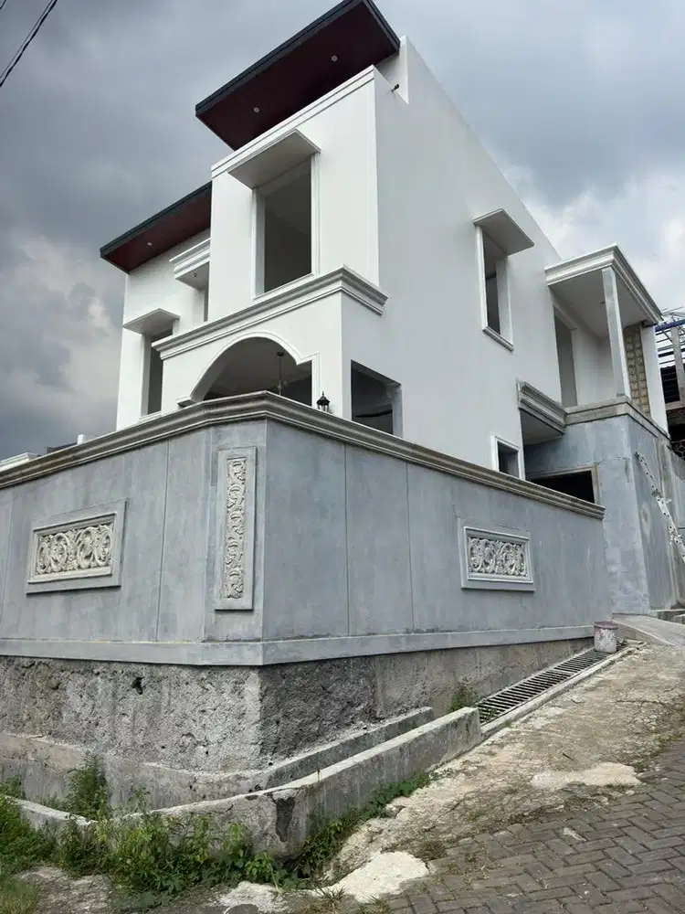 RUMAH MEWAH MANYARAN DEKAT KRAPYAK,PAMULARSIH, SIMONGAN