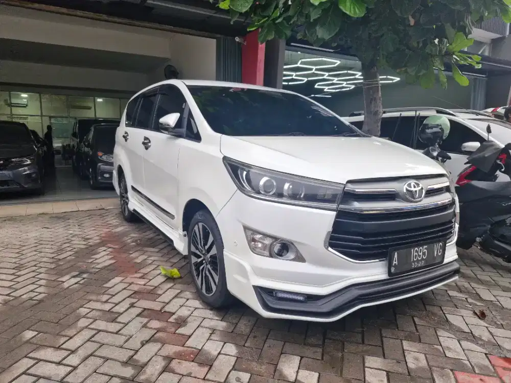 Toyota Innova V Automatic 2018 Diesel Putih Metalik