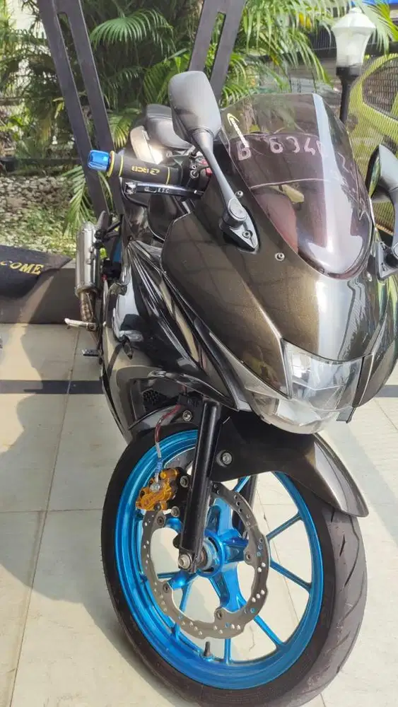 Suzuki GSX R 150 Generasi pertama