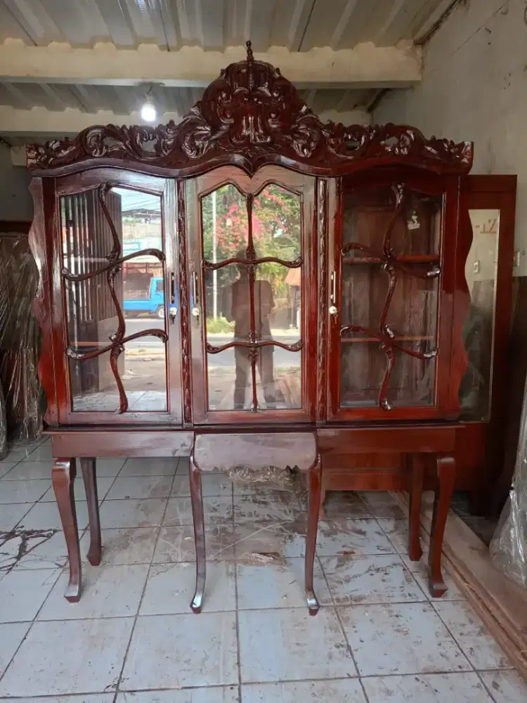 Lemari bufet antik jati kaca bekas ukir tua Bogor