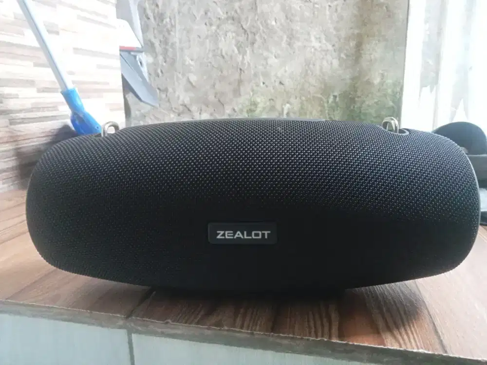 PORTABLE SPEAKER MERK ZEALOT TYPE S 67